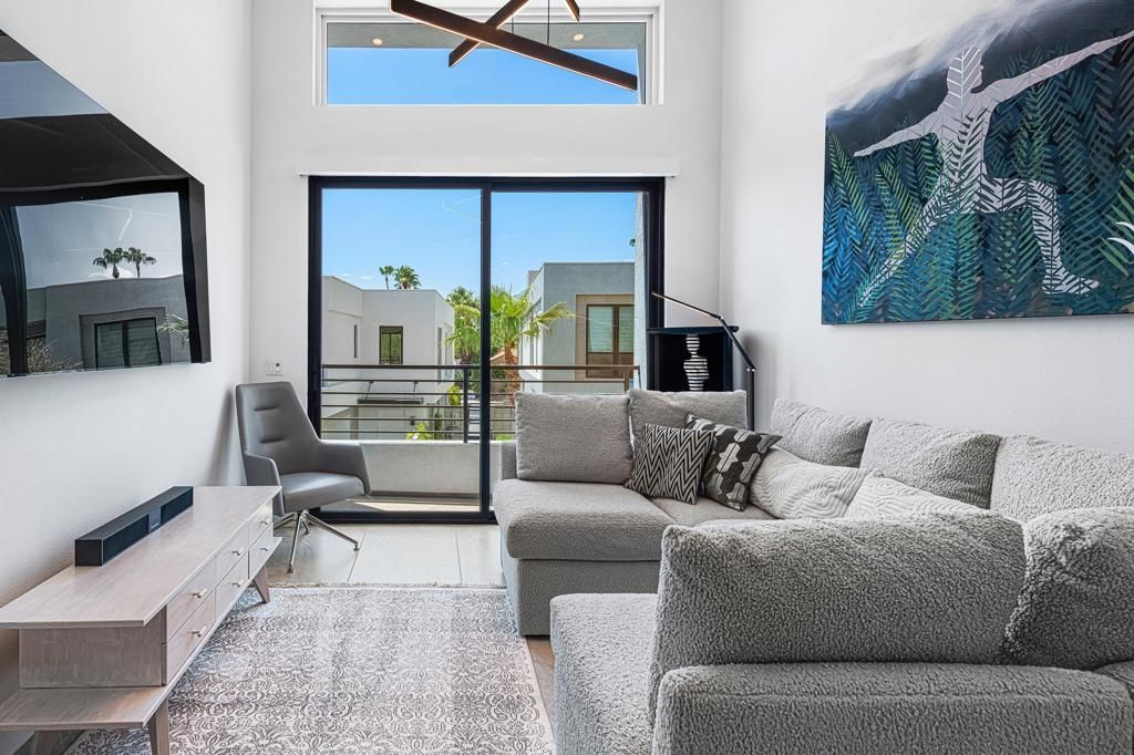 Image 5 of property listing at 294 Mayfair Way, Palm Springs, CA 92264