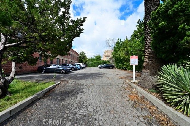 131 N Michigan Avenue, Pasadena, CA 91106