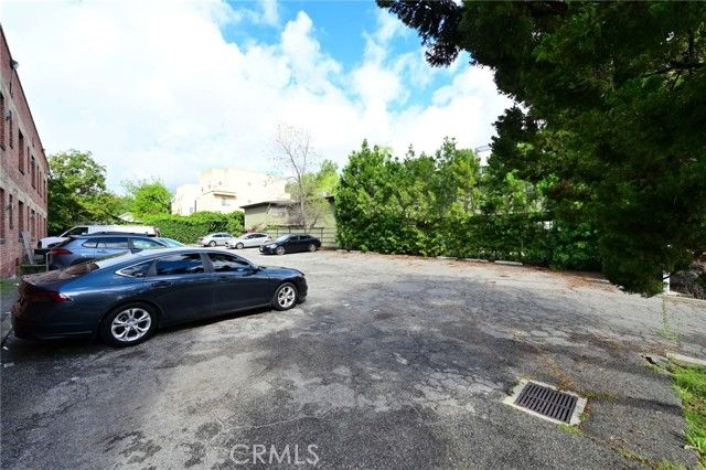 131 N Michigan Avenue, Pasadena, CA 91106