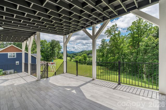 7 Temujin Drive, Leicester, NC 28748