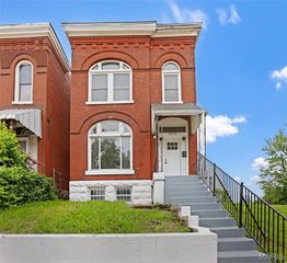 4550 Enright Avenue, St Louis, MO 63108