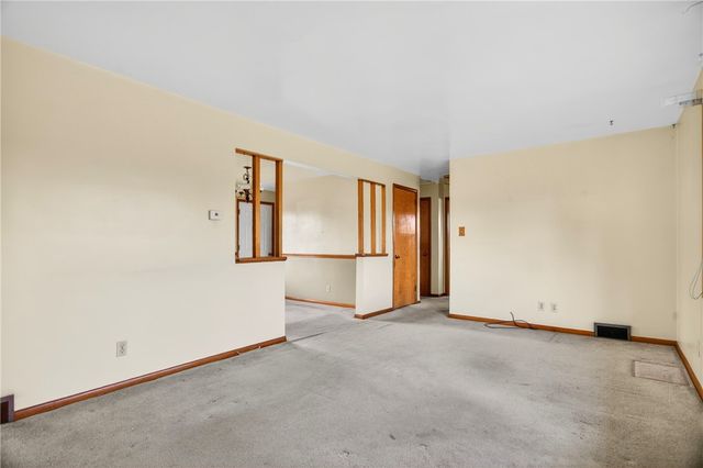 105 Clearview Dr, Economy, PA 15005