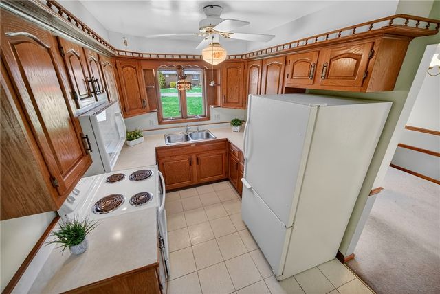 105 Clearview Dr, Economy, PA 15005