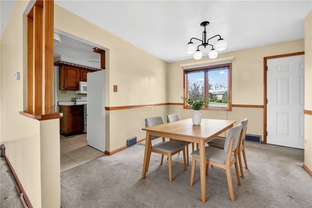 105 Clearview Dr, Economy, PA 15005