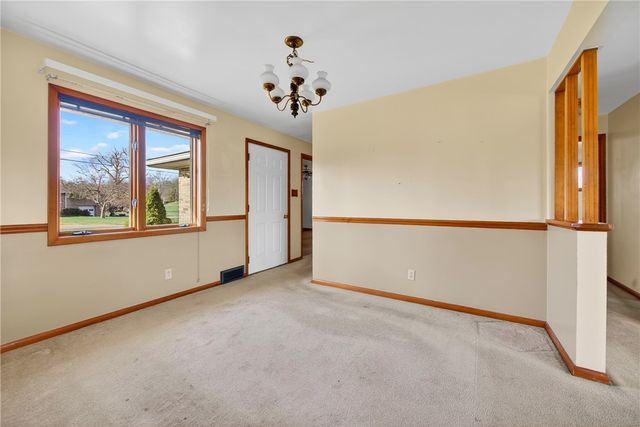 105 Clearview Dr, Economy, PA 15005