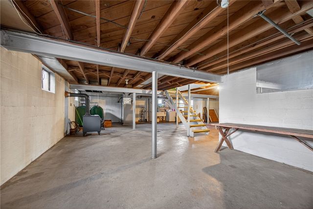 105 Clearview Dr, Economy, PA 15005