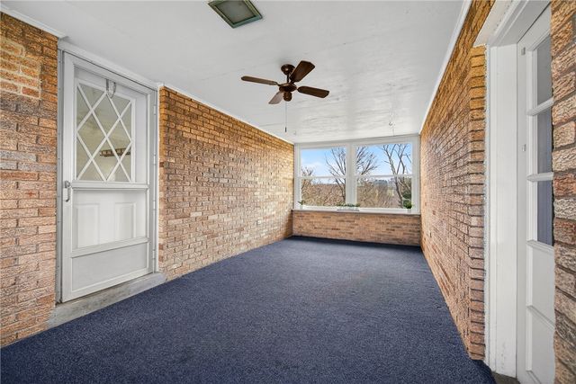 105 Clearview Dr, Economy, PA 15005