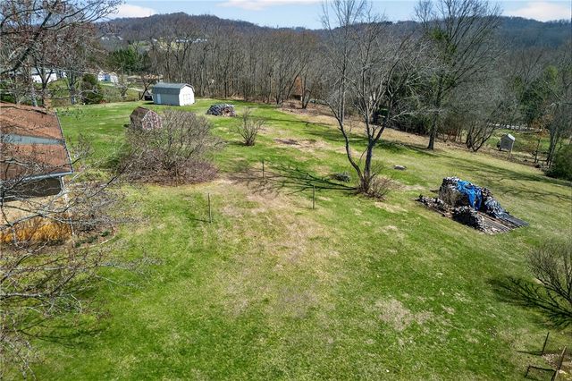 105 Clearview Dr, Economy, PA 15005