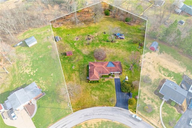 105 Clearview Dr, Economy, PA 15005