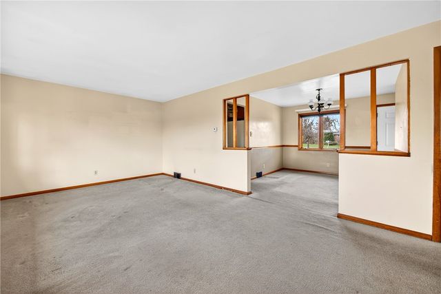 105 Clearview Dr, Economy, PA 15005