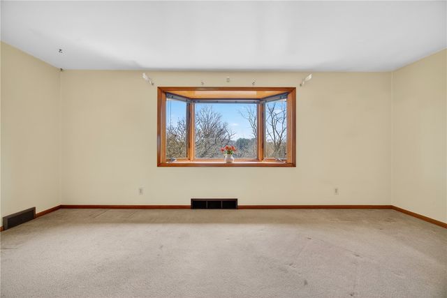 105 Clearview Dr, Economy, PA 15005