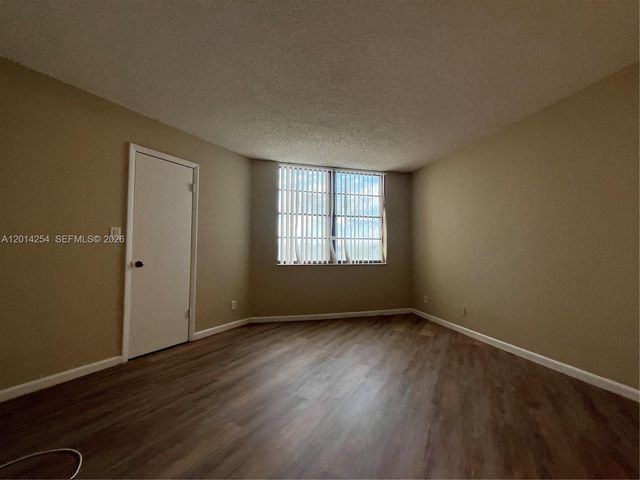 212 Lake Pointe Dr 209, Oakland Park, FL 33309