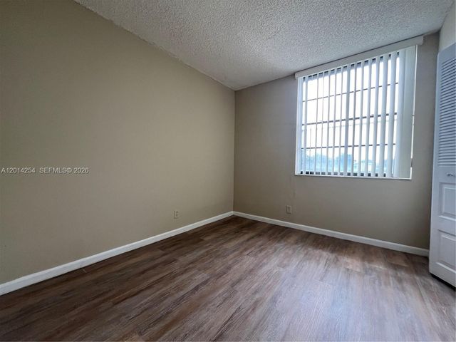 212 Lake Pointe Dr 209, Oakland Park, FL 33309