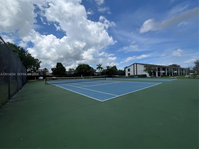 212 Lake Pointe Dr 209, Oakland Park, FL 33309