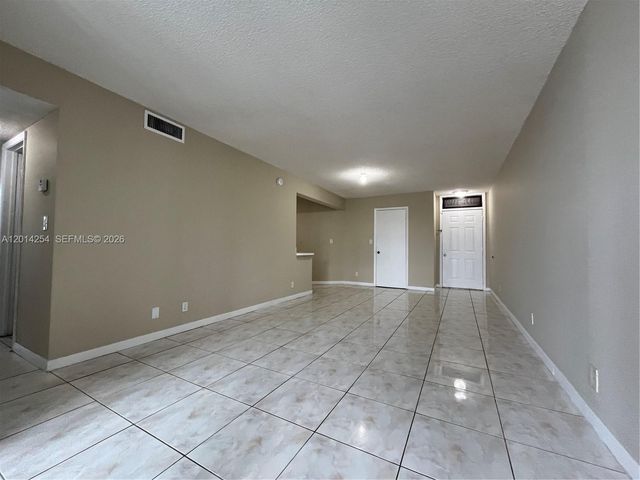 212 Lake Pointe Dr 209, Oakland Park, FL 33309