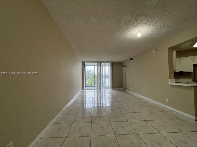 212 Lake Pointe Dr 209, Oakland Park, FL 33309