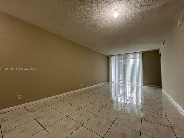 212 Lake Pointe Dr 209, Oakland Park, FL 33309