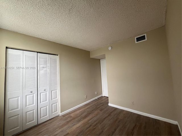 212 Lake Pointe Dr 209, Oakland Park, FL 33309