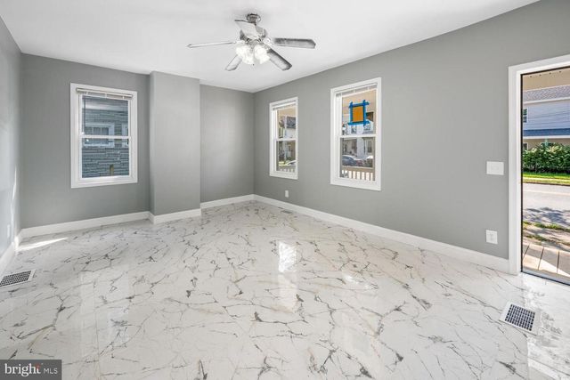 15 S GOVERNORS AVE, Dover, DE 19904