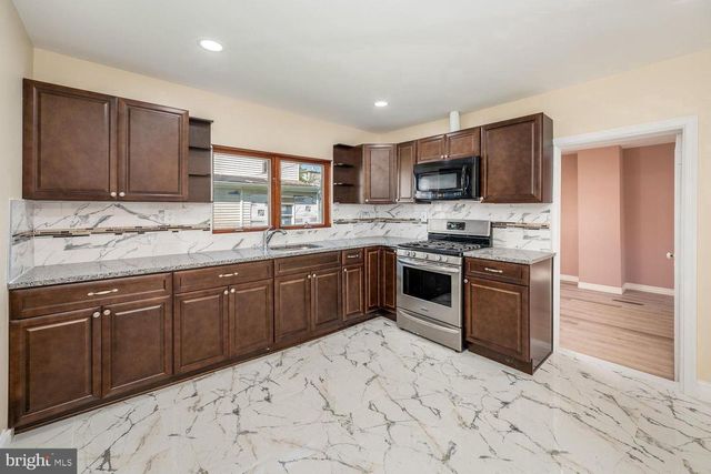 15 S GOVERNORS AVE, Dover, DE 19904