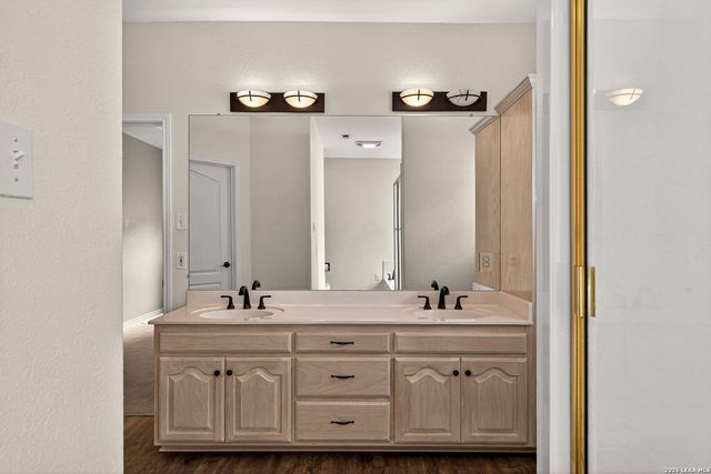 1242 Loma Verde, New Braunfels, TX 78130