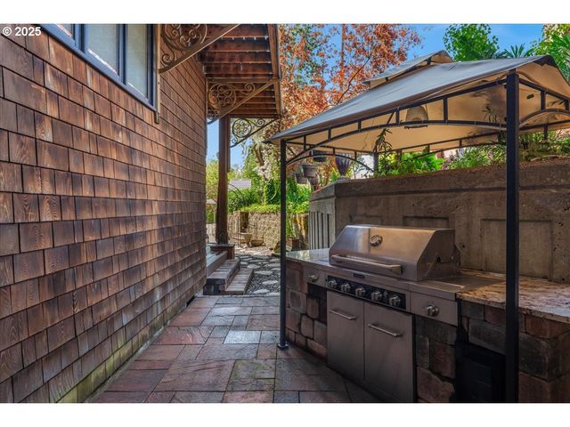 4405 GRANT St, West Linn, OR 97068