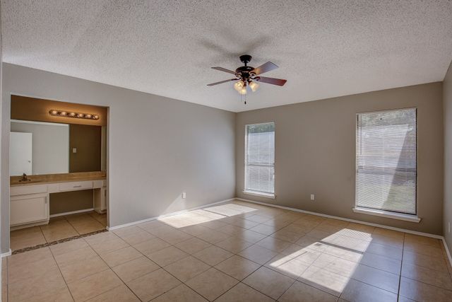 420 Revolution Lane, Arlington, TX 76002