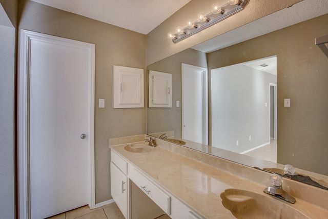 420 Revolution Lane, Arlington, TX 76002