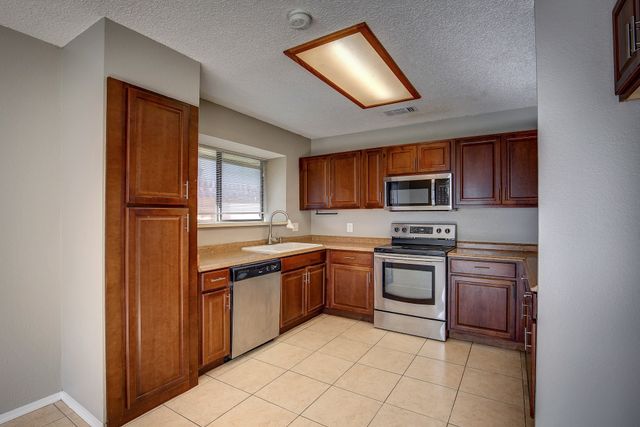 420 Revolution Lane, Arlington, TX 76002