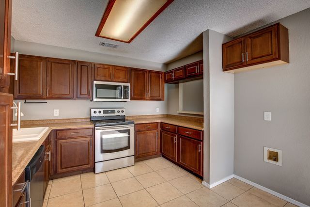 420 Revolution Lane, Arlington, TX 76002