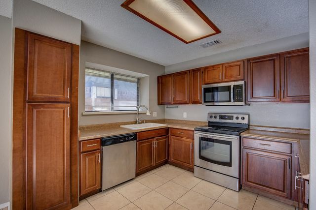 420 Revolution Lane, Arlington, TX 76002