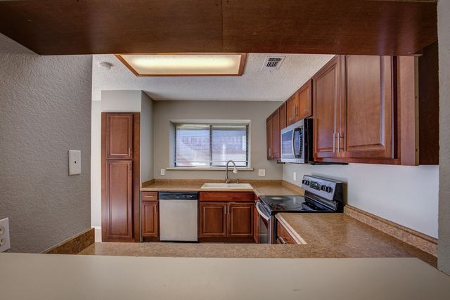 420 Revolution Lane, Arlington, TX 76002