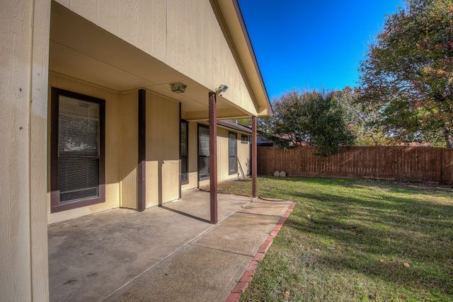 420 Revolution Lane, Arlington, TX 76002