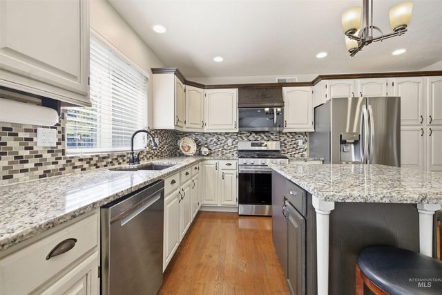 2028 Candleridge Dr, Twin Falls, ID 83301
