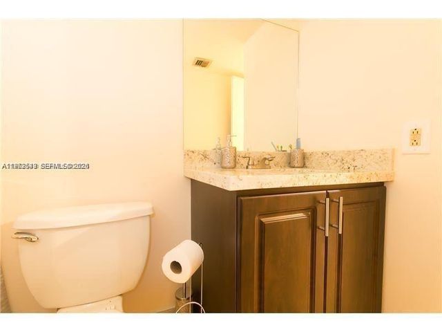 8600 SW 133rd Ave Rd 221, Miami, FL 33183