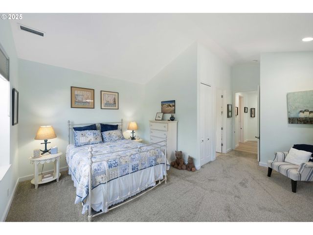 53 SHORELINE Dr, Florence, OR 97439