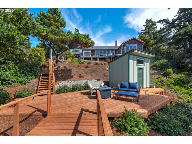 53 SHORELINE Dr, Florence, OR 97439