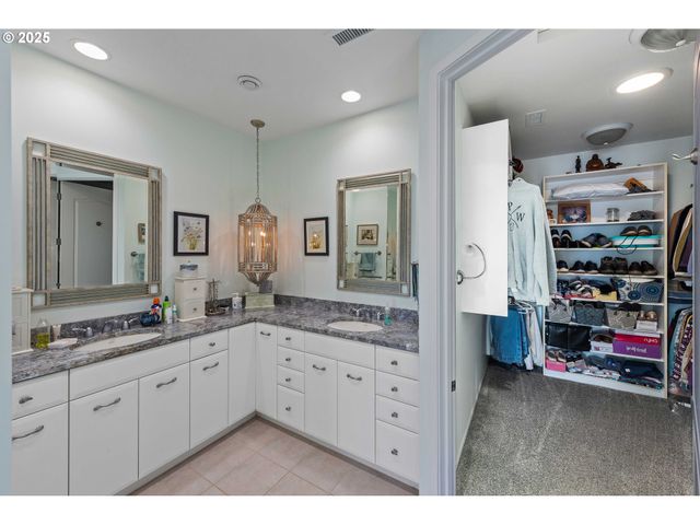 53 SHORELINE Dr, Florence, OR 97439