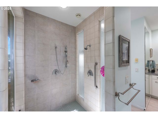 53 SHORELINE Dr, Florence, OR 97439