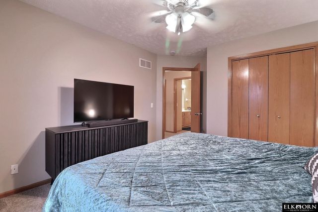 17311 Franklin Drive, Omaha, NE 68118