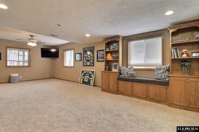 17311 Franklin Drive, Omaha, NE 68118