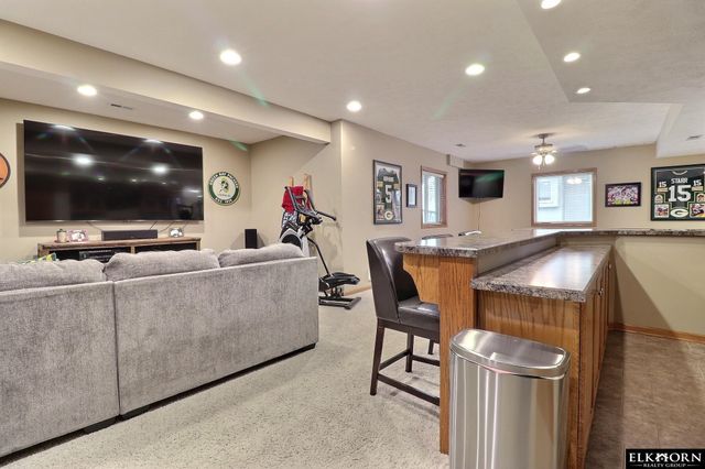 17311 Franklin Drive, Omaha, NE 68118