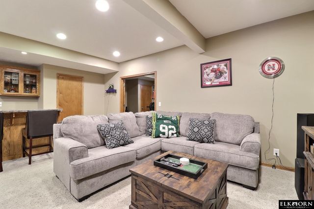 17311 Franklin Drive, Omaha, NE 68118