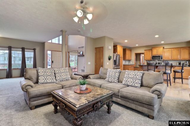 17311 Franklin Drive, Omaha, NE 68118