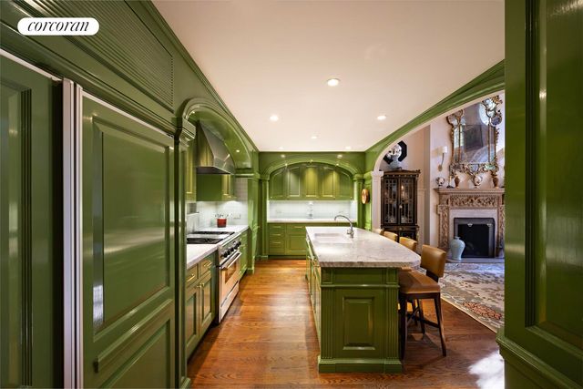 160 E 81ST Street, New York City, NY 10028