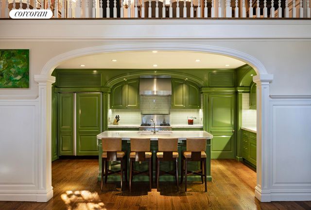 160 E 81ST Street, New York City, NY 10028