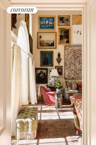 160 E 81ST Street, New York City, NY 10028