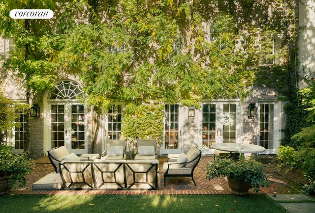 160 E 81ST Street, New York City, NY 10028