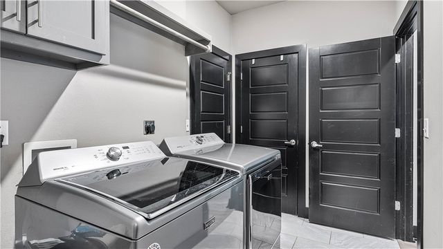 4304 SW Plumley Avenue, Bentonville, AR 72713