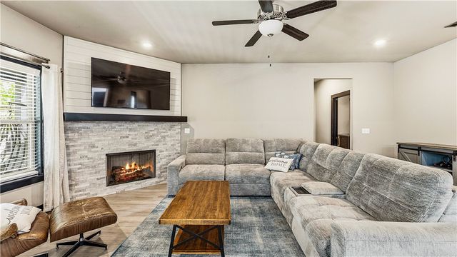 4304 SW Plumley Avenue, Bentonville, AR 72713
